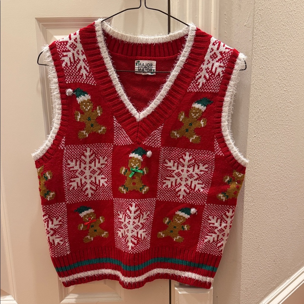 Major Label Group Red Christmas Sweater Vest Snowflakes Gingerbread Men S